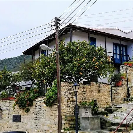 View Traditional Daire