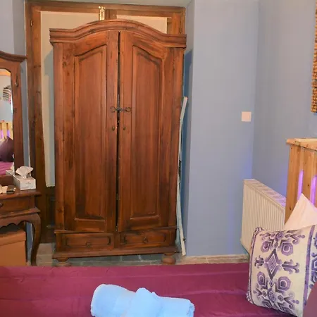 Daire View Traditional