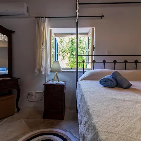 View Traditional Apartment *