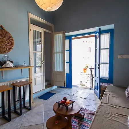 View Traditional Apartment *