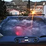 View Traditional كالافاسوس